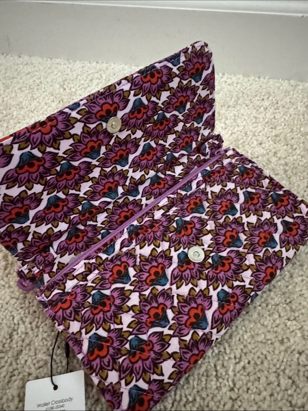 Vera Bradley wallet crossbody Scaevola  Fan & Bag Charm for Airpods - Picture 6 of 11